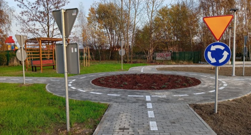 Miasteczko rowerowe w Krasowach zrealizowane w ramach MBO