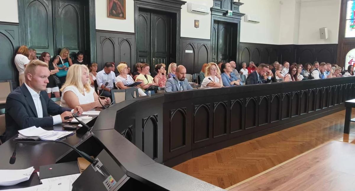 NEWS, Niektórzy najemcy będą mogli kupić swoje mieszkania komunalne wartości - zdjęcie, fotografia