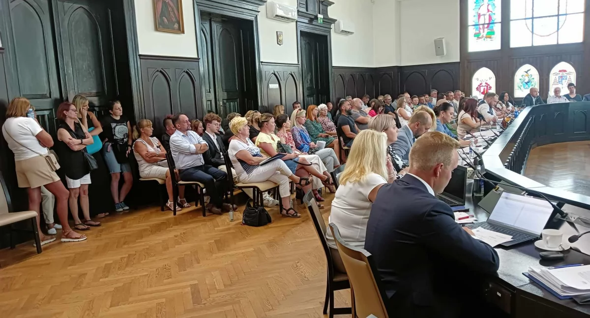 EDUKACJA, Zarządzenie Targosia zwolnieniach obowiązkowe - zdjęcie, fotografia