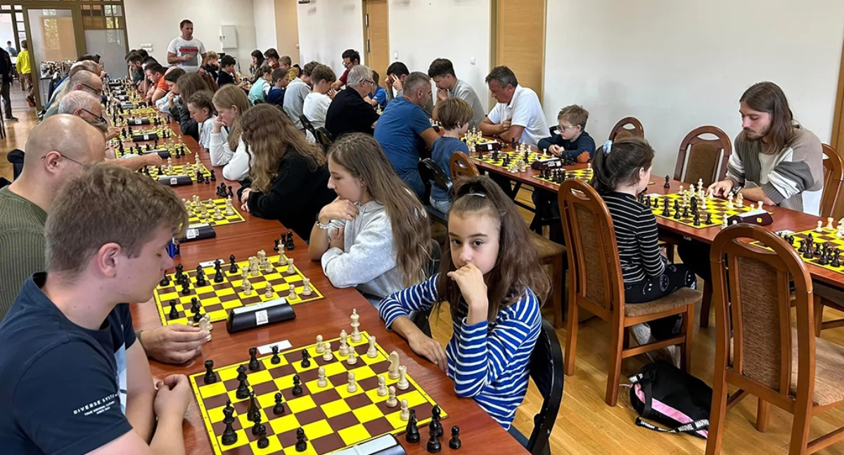 Inne sporty, Szachowo i charytatywnie - zdjęcie, fotografia