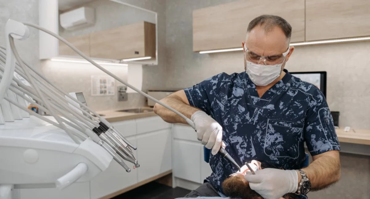 Informator gospodarczo reklamowy, często należy chodzić dentysty Dlaczego regularne wizyty kontrolne ważne - zdjęcie, fotografia