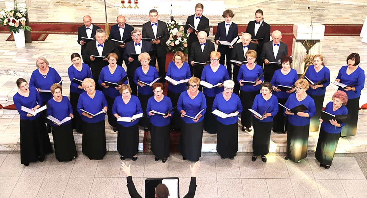 Koncerty i muzyka, Pełen energii stulatek świętuje jubileusz - zdjęcie, fotografia