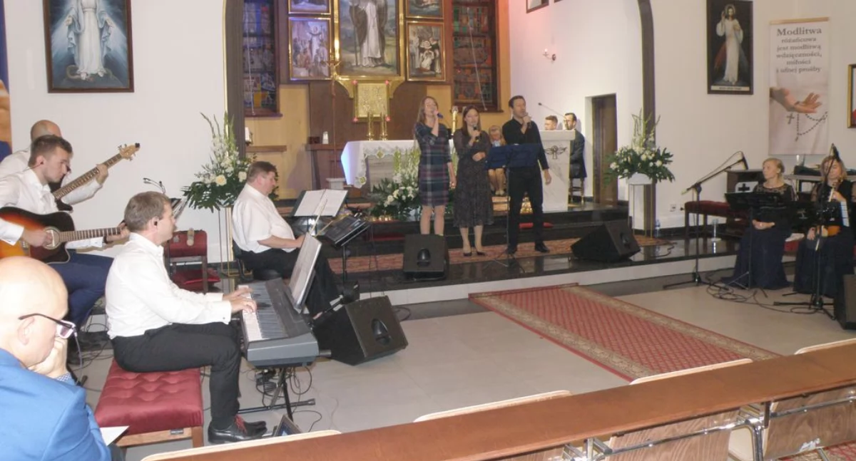 Koncerty i muzyka, Koncert pieśni maryjnych odbył parafii Jacka - zdjęcie, fotografia