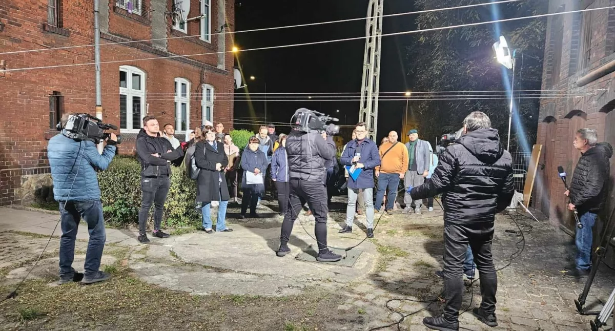 NEWS, Problem mieszkańców Powstańców nagłośniony przez regionalne media - zdjęcie, fotografia