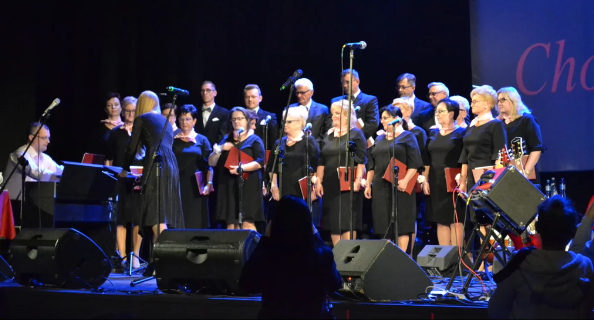Koncerty i muzyka, Chór Familia śpiewająco będzie obchodzić swoje lecie Koncert listopada - zdjęcie, fotografia