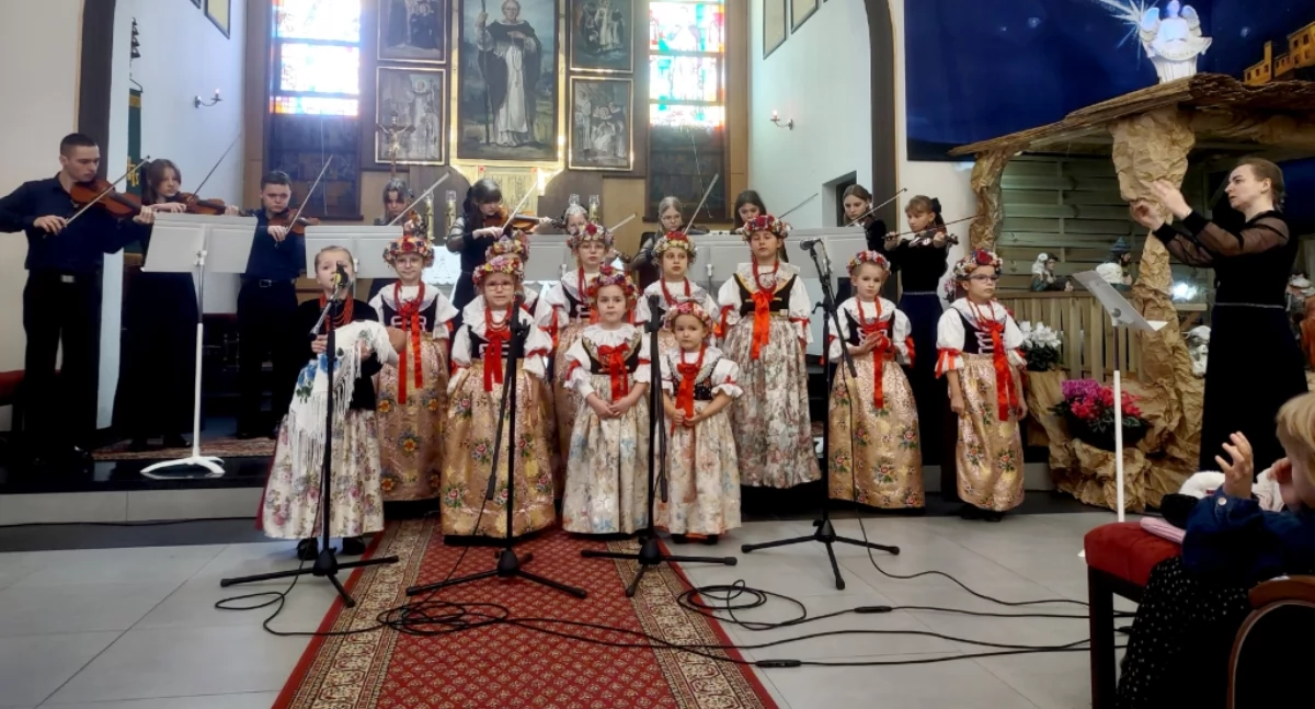 Koncerty i muzyka, Kolędy babci dziadka zabrzmiały kościele Morgach - zdjęcie, fotografia