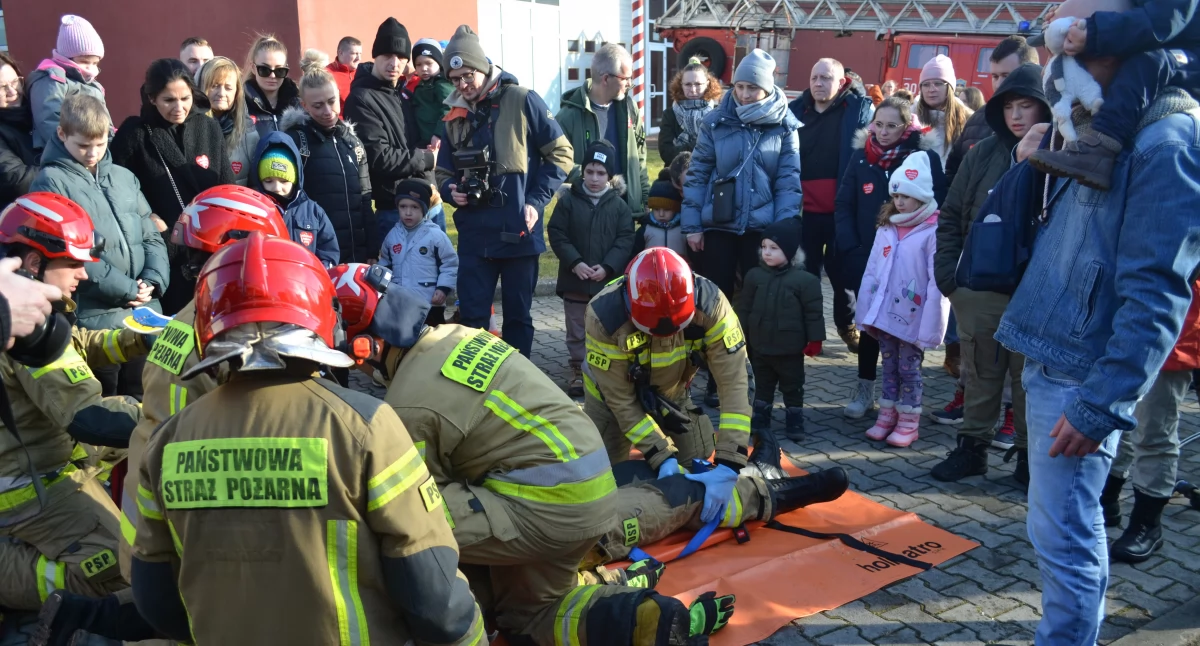 Rozrywka, Morsowanie strażackie pokazy podczas Finału WOŚP Mysłowicach - zdjęcie, fotografia