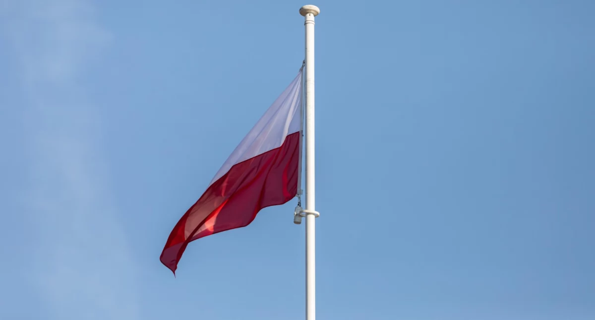 Informator gospodarczo reklamowy, maszt flagowy wymaga pozwolenia montaż - zdjęcie, fotografia