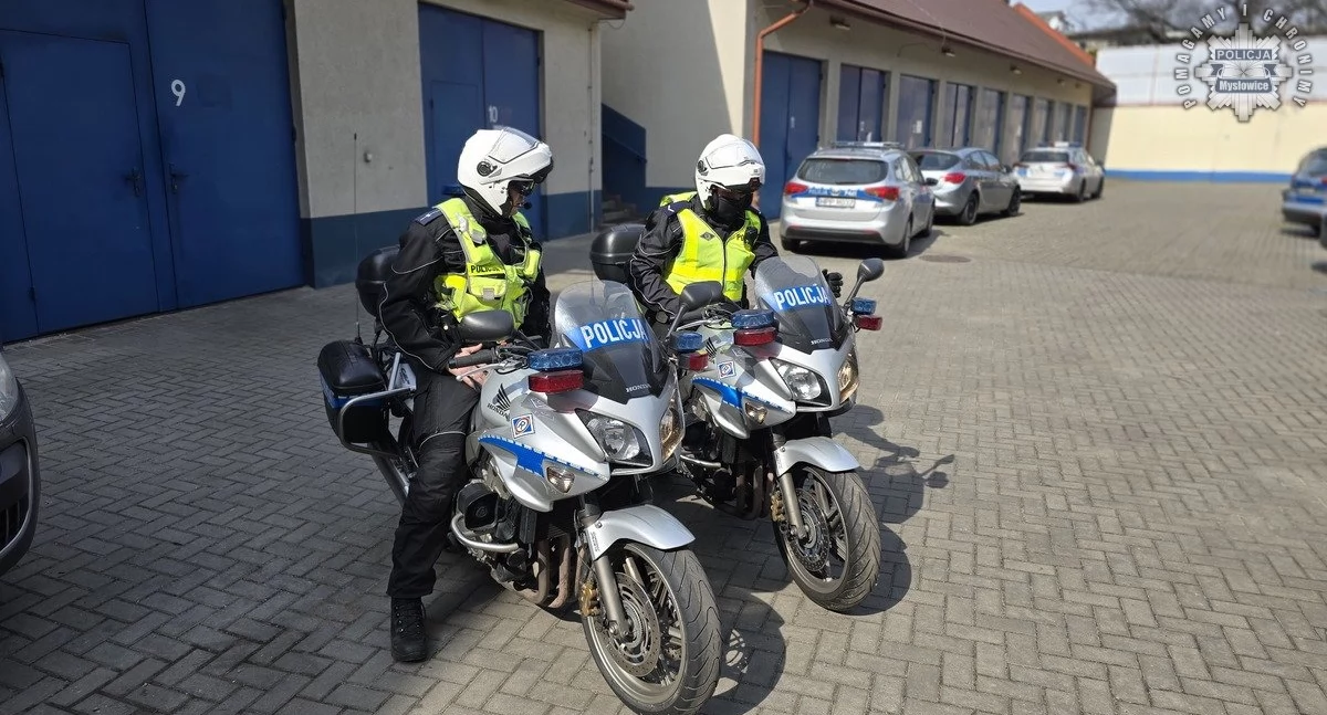 NEWS, Motocykliści mundurach ruszyli teren patrolują ulice - zdjęcie, fotografia