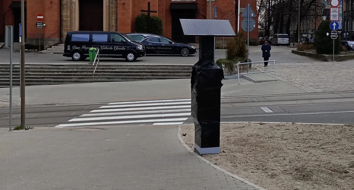 NEWS, Biletomaty stoją jeszcze działają Trwają testy systemu - zdjęcie, fotografia