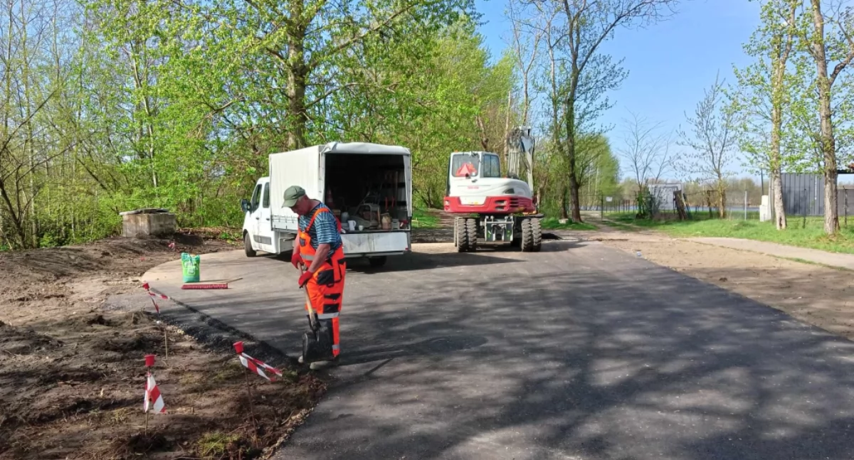 NEWS, Parking elegancki dojazd nadal fatalny - zdjęcie, fotografia