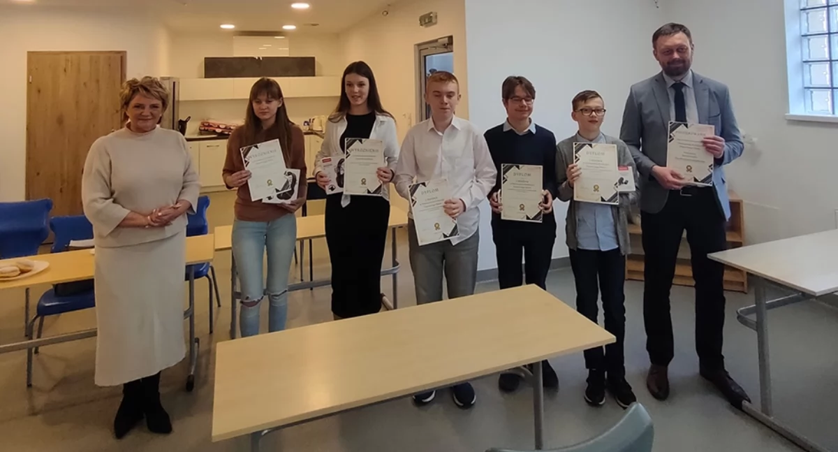 EDUKACJA, Dyktando naszpikowane pułapkami - zdjęcie, fotografia