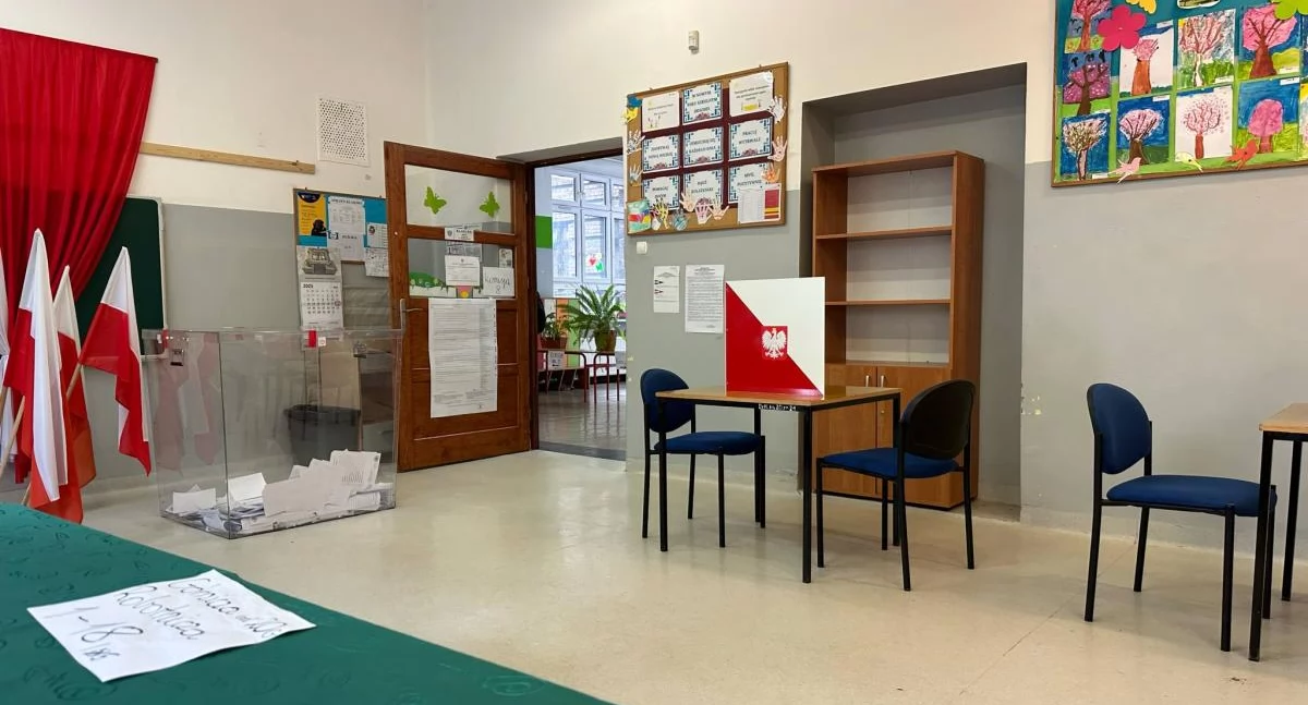 POLITYKA, nagrodzi gminę najwyższą frekwencją wyborczą wzięcia pół miliona złotych - zdjęcie, fotografia