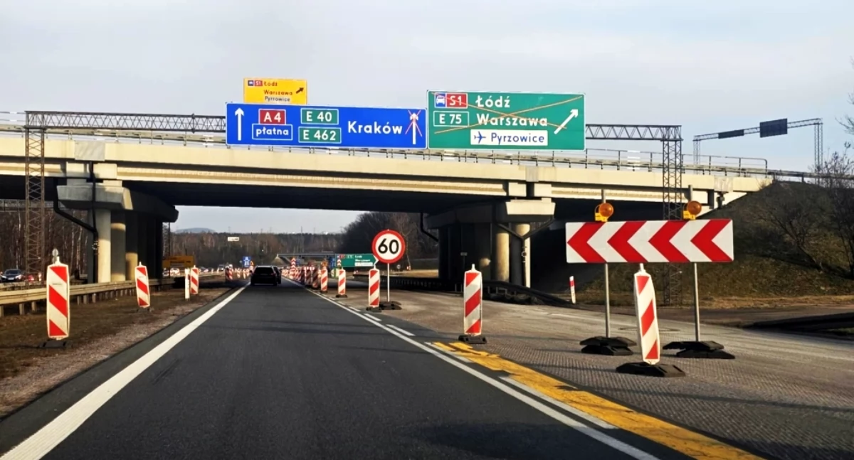 NEWS, Nocne przejazdy kolumn pojazdów ponadnormatywnych chwilowe wstrzymanie ruchu autostradzie - zdjęcie, fotografia