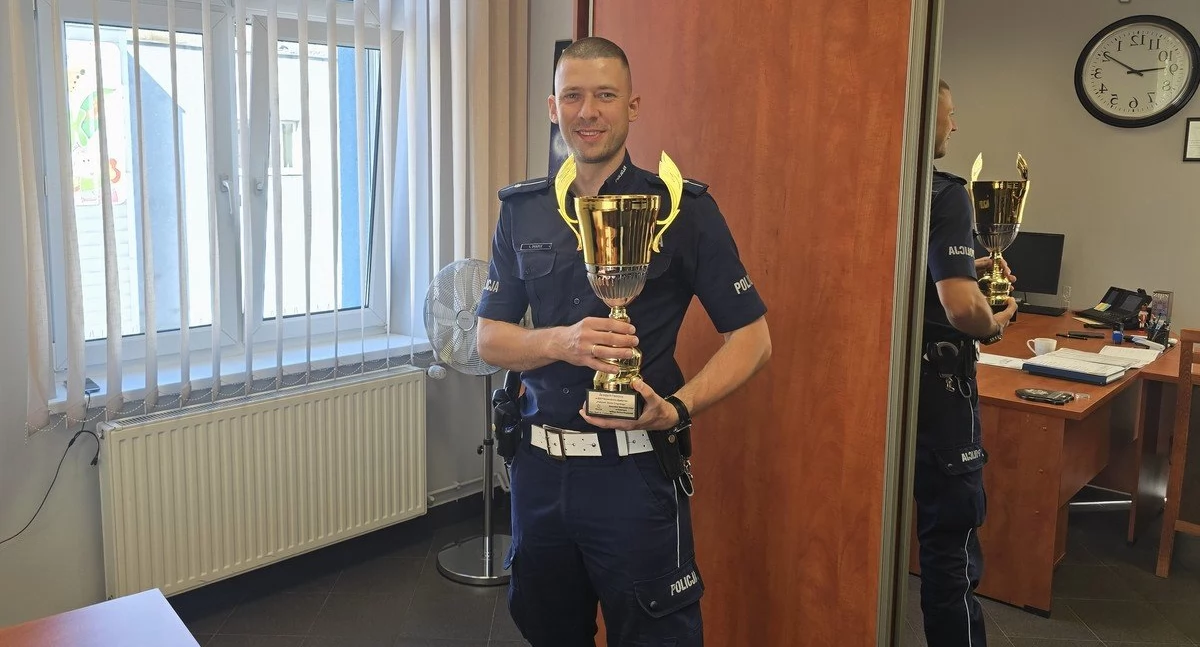 NEWS, Sukces policjanta Mysłowic Łukasz Deszcz najlepszym funkcjonariuszem drogówki Śląsku - zdjęcie, fotografia