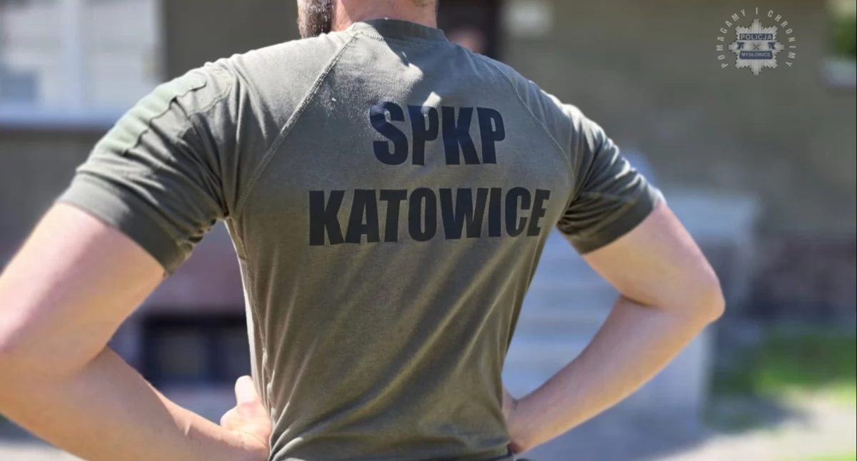 Kronika kryminalna, Niebezpieczne znalezisko strychu dzielnicy Wesoła - zdjęcie, fotografia