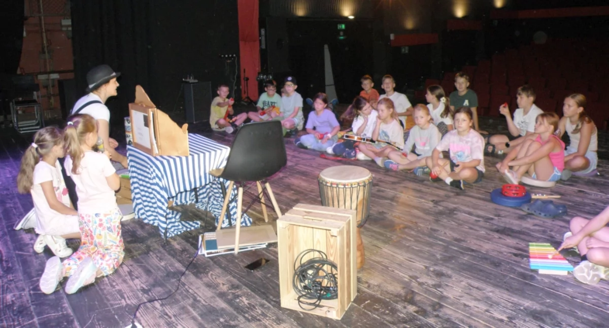 Rozrywka, Teatr zabawa rekreacja wakacje Brzezinka - zdjęcie, fotografia