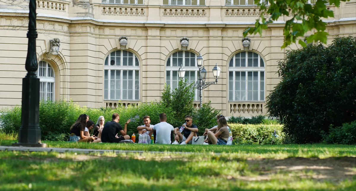 Informator gospodarczo reklamowy, przestać mówienia obcym języku - zdjęcie, fotografia