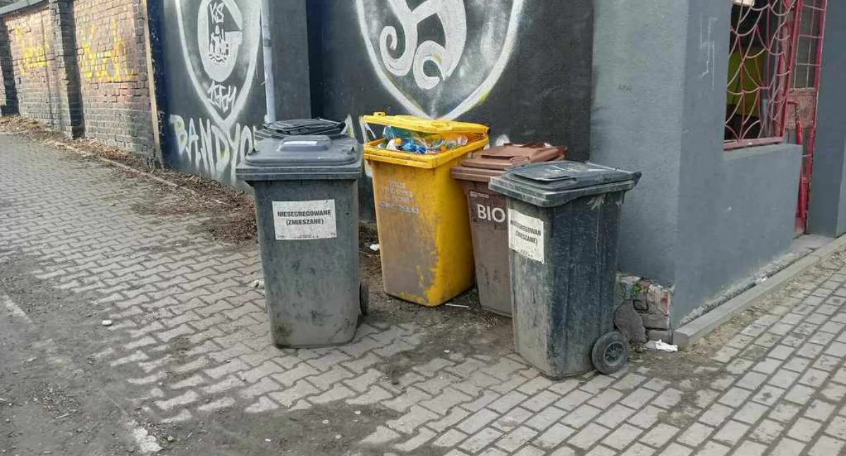 NEWS, Mieszkańców czeka spory zwrot nadpłaconych opłat śmieci - zdjęcie, fotografia