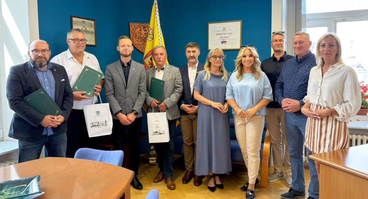 SAMORZĄD, Wspaniały jublileusz lędzińskiej współpracy czeskim miastem Uničov - zdjęcie, fotografia