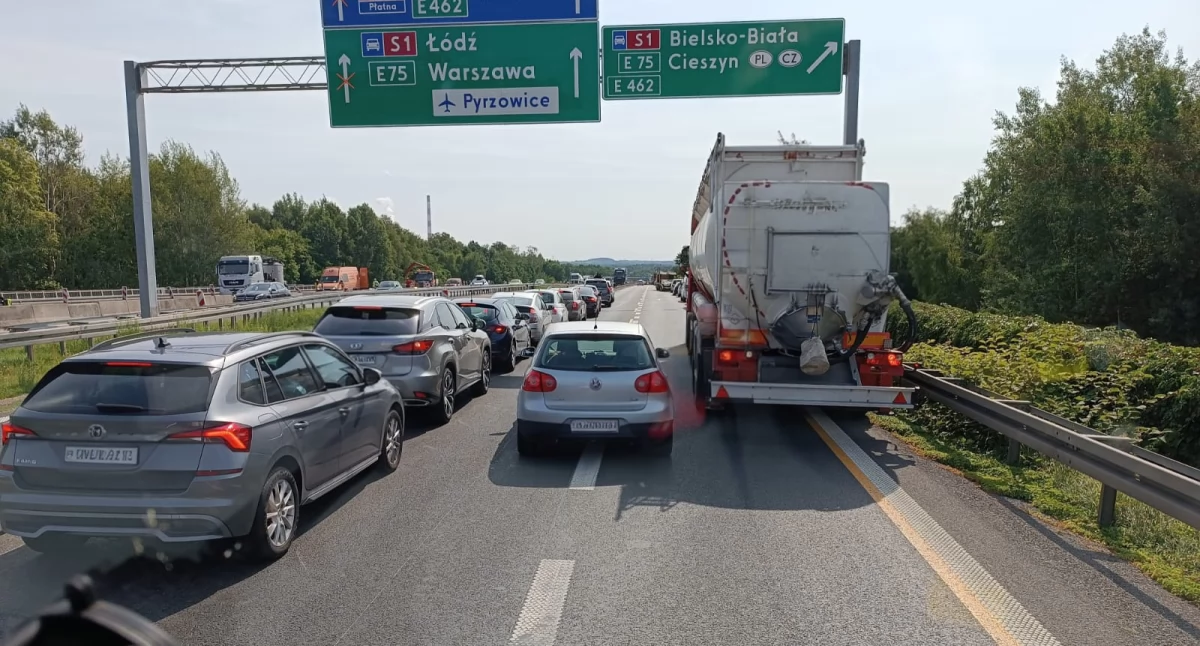 Wypadki drogowe, Kolizja autostradzie ważny kierowców! - zdjęcie, fotografia