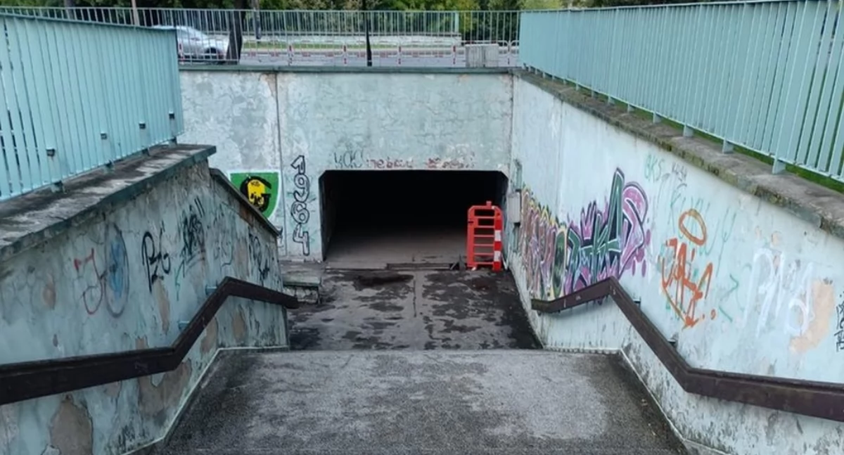 NEWS, chętnych wykonawców remont przejścia podziemnego - zdjęcie, fotografia
