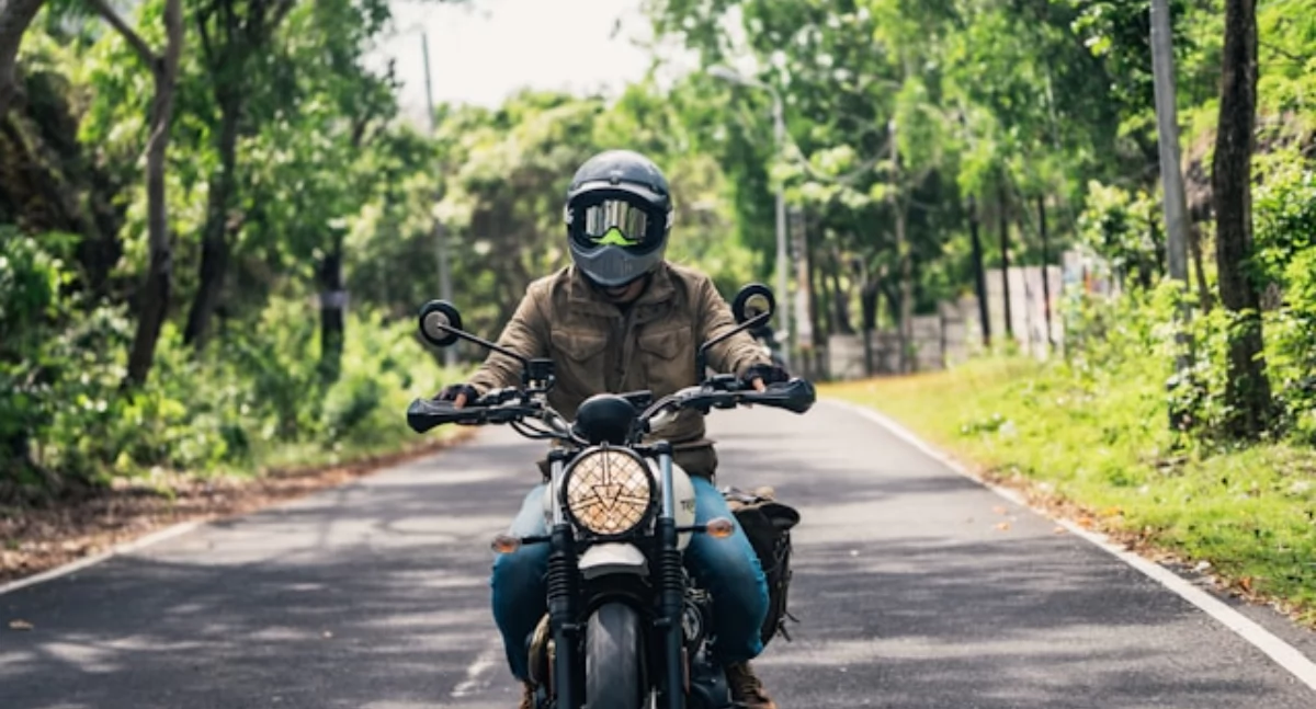 Informator gospodarczo reklamowy, Weekendowa ucieczka miasto przygotować motocyklową przygodę - zdjęcie, fotografia