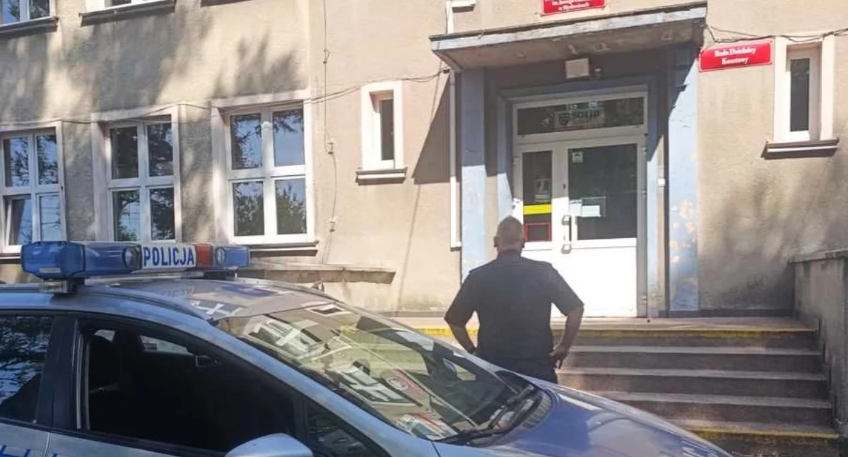 NEWS, Mysłowiccy dzielnicowi czuwają bezpieczeństwem dzieci wracających szkół - zdjęcie, fotografia