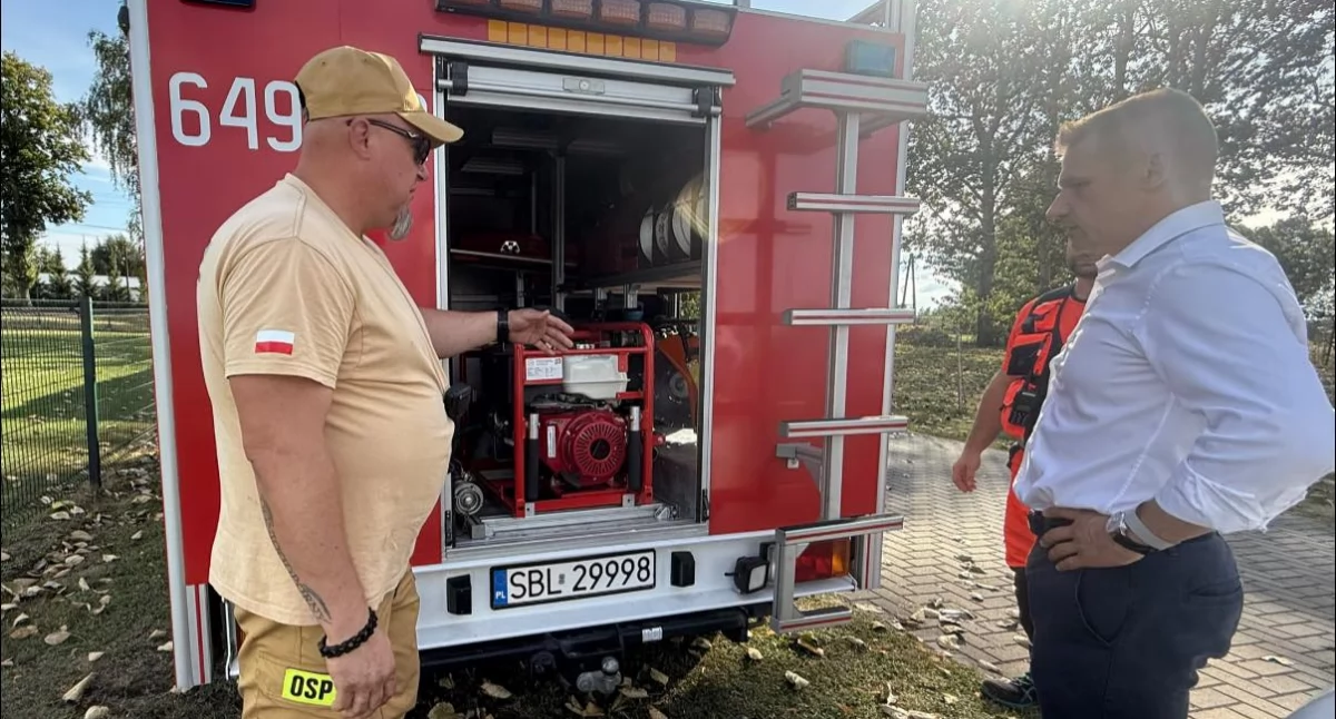 Pożary straż pożarna, sprzęt Chełm Śląski - zdjęcie, fotografia