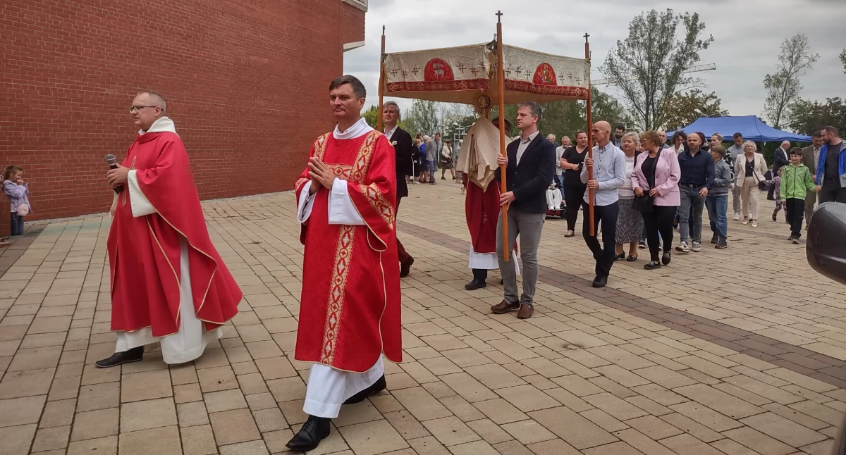 NEWS, Odpustowe poświęcone chlebki szczytny - zdjęcie, fotografia