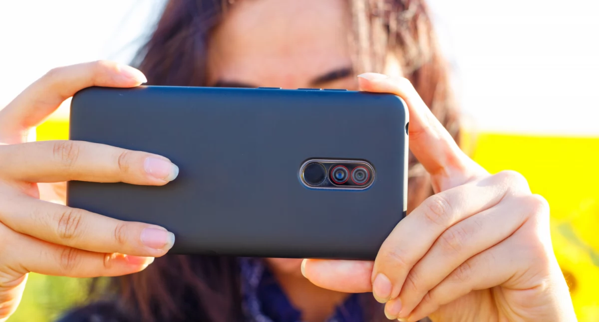 Informator gospodarczo reklamowy, zakrywaj obszaru słuchawki Xiaomi oznacza komunikat wyłączyć - zdjęcie, fotografia
