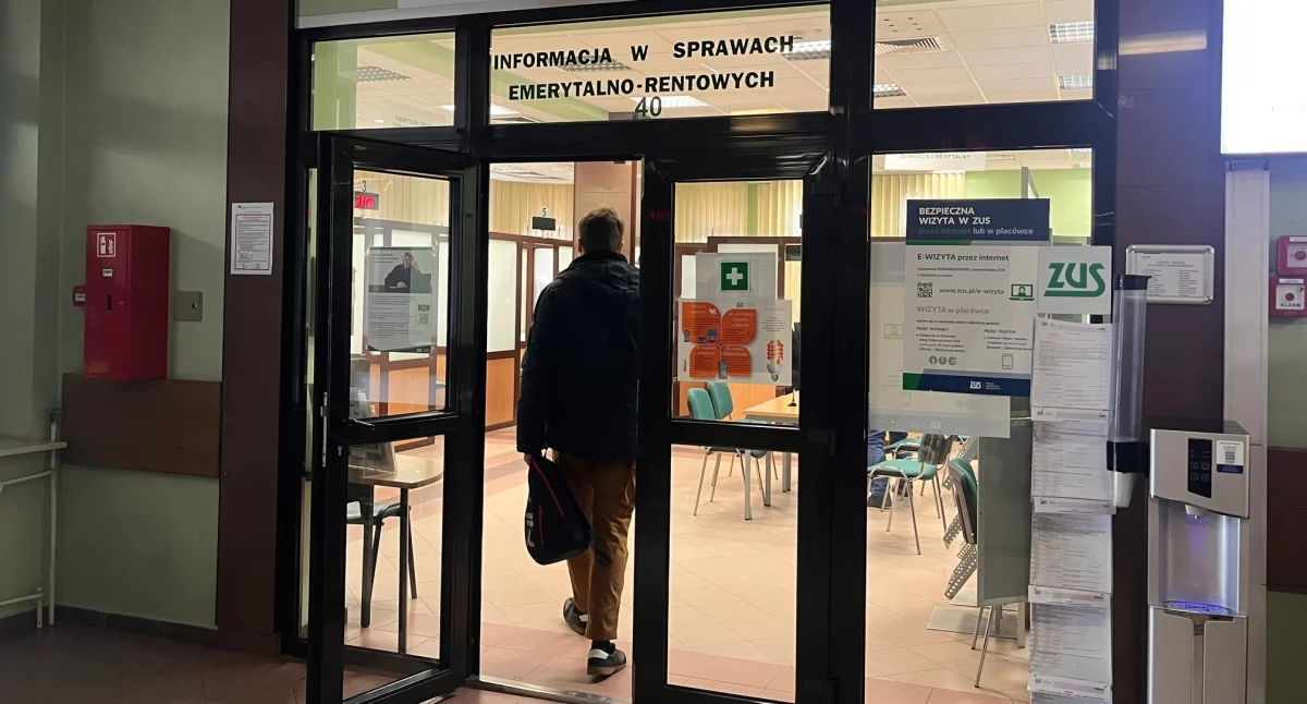 NEWS, Dłuższa praca opłaca przyszłej emerytury - zdjęcie, fotografia