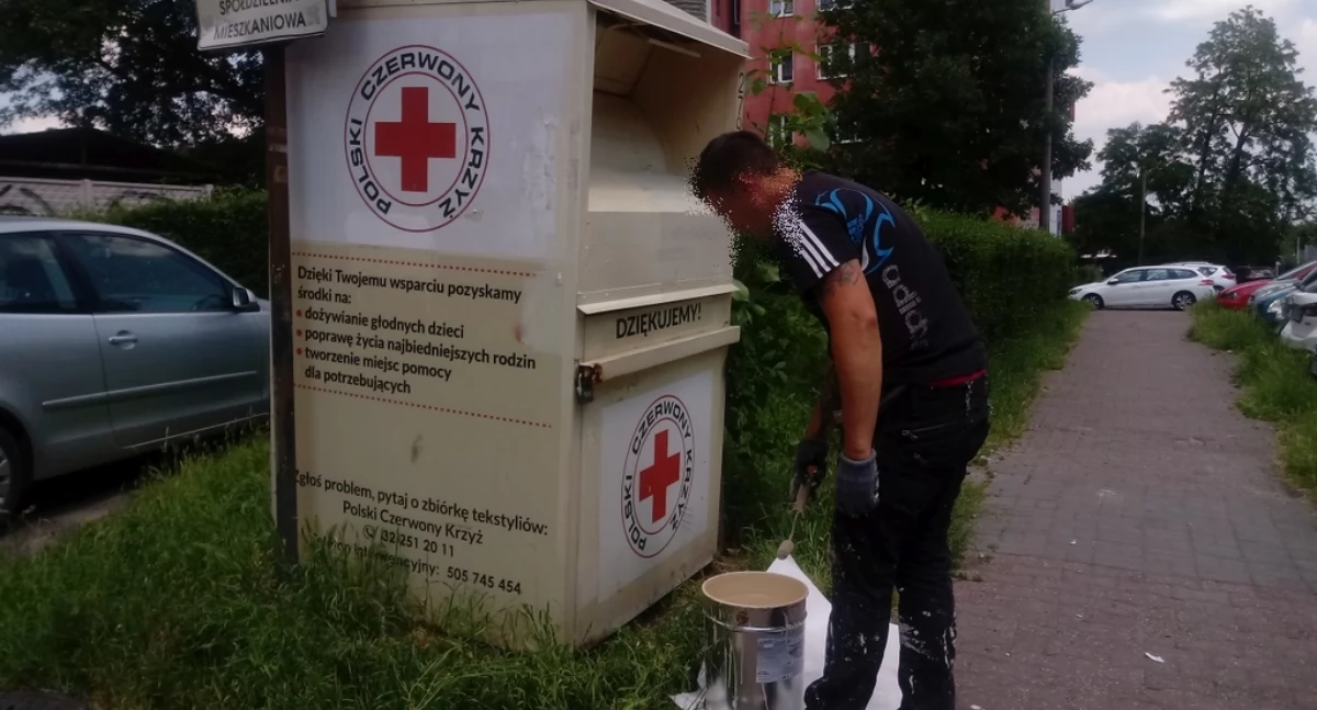 NEWS, likwiduje kontenery odzież - zdjęcie, fotografia