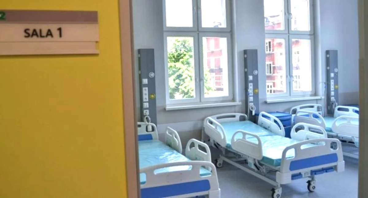 NEWS, Komornicy blokują konta szpitala Mysłowicach Miejska kroplówka wysokości mało - zdjęcie, fotografia