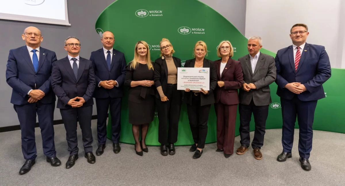 Uroczyste podsumowanie konkursu z udziałem przedstawicieli II LO. Fot. WFOŚiGW w Katowicach