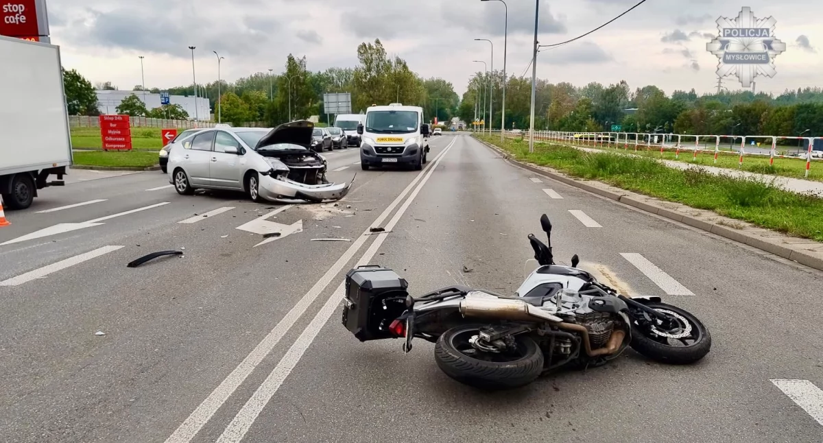 Kierowca osobówki nie ustąpił pierwszeństwa motocykliście
