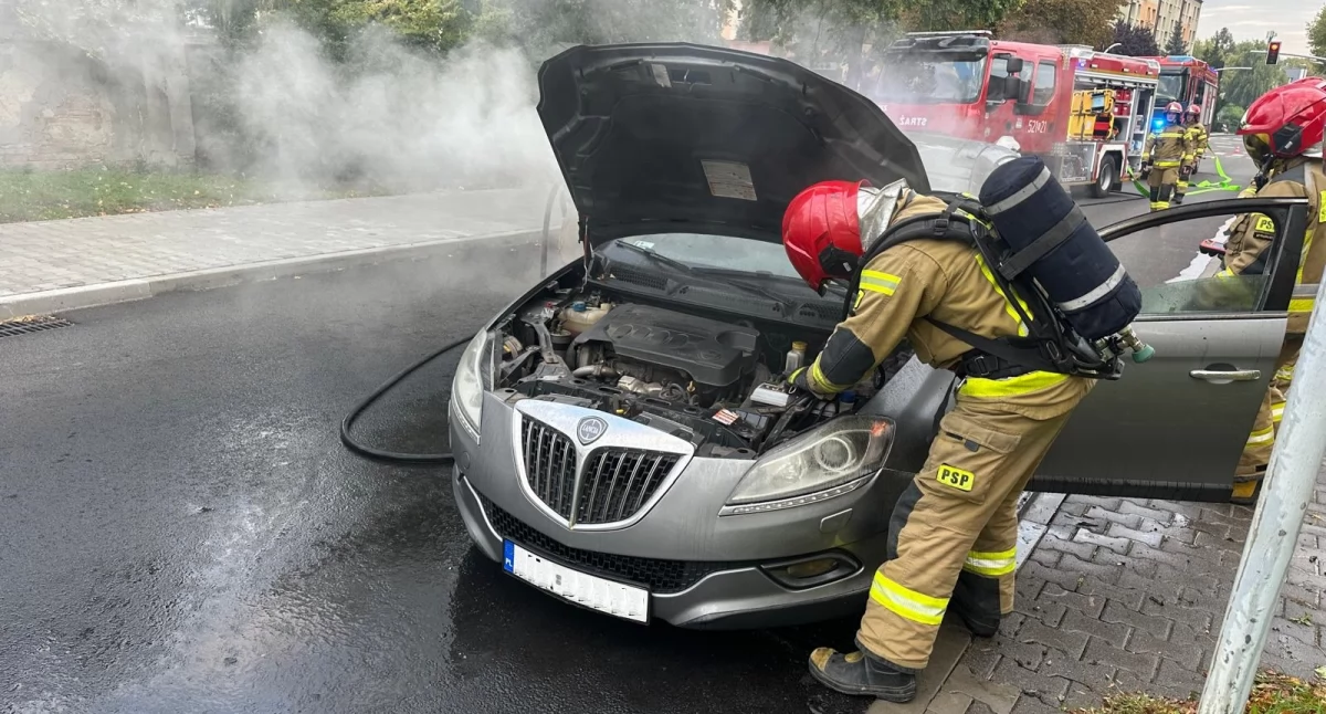Pozar samochodu na ul. Mikołowskiej. Fot. PSP Mysłowice