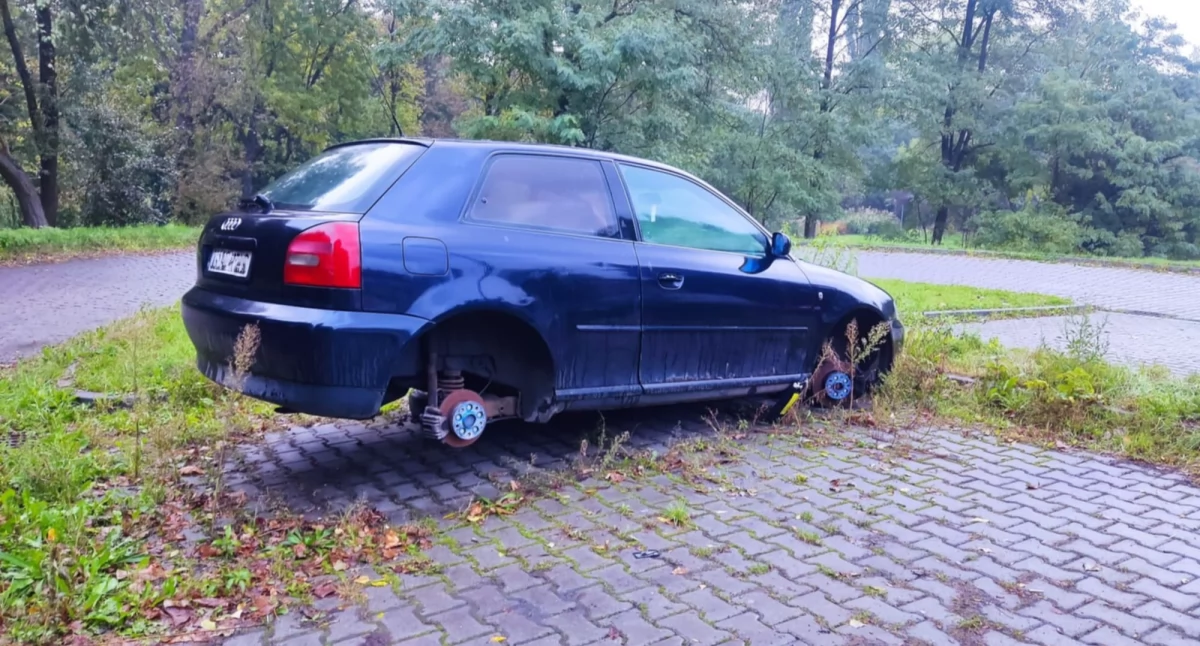 NEWS, Wraki parkingu Kaczej - zdjęcie, fotografia