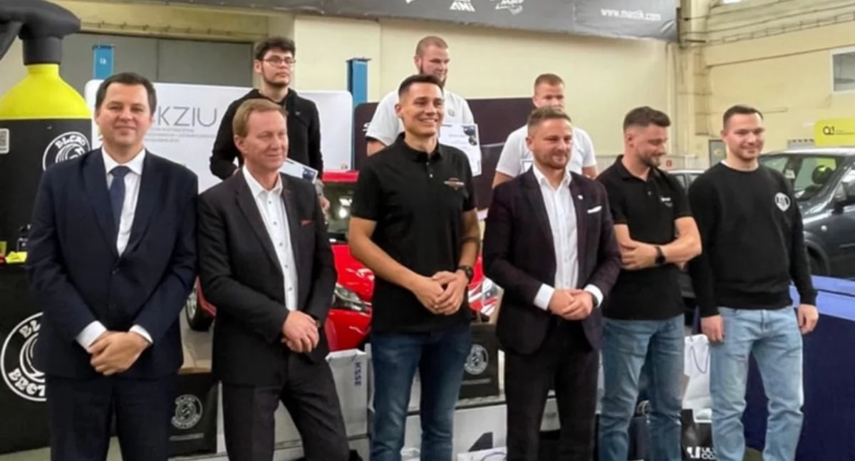 EDUKACJA, Wielkie wydarzenie mysłowickim CZKiU Start wojewódzkiego Turnieju Motoryzacyjno Detailingowego - zdjęcie, fotografia