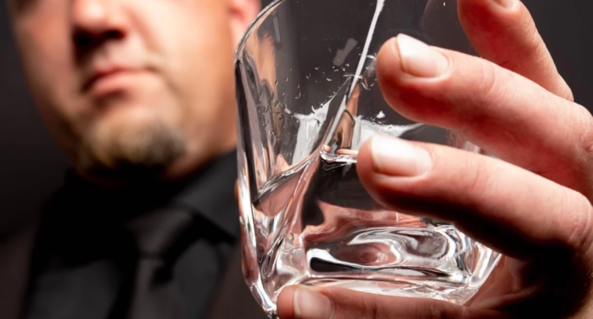 NEWS, reklamy nocnej sprzedaży alkoholu Polsce - zdjęcie, fotografia