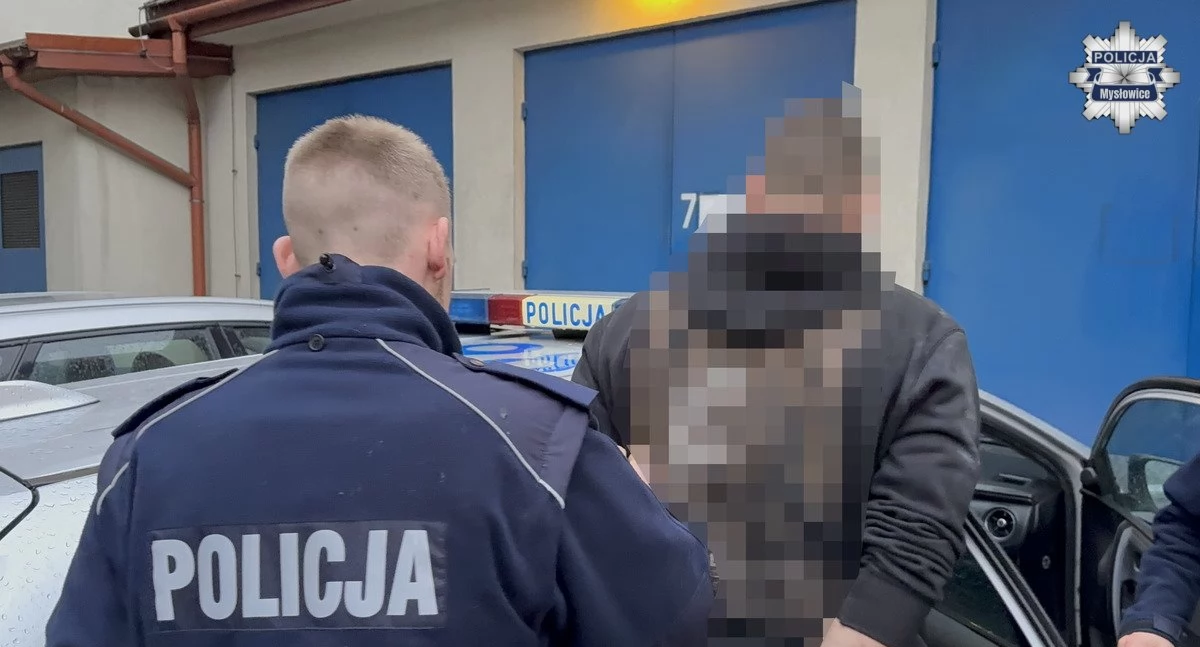Kronika kryminalna, Policyjny dozór posiadanie ponad działek narkotyków - zdjęcie, fotografia