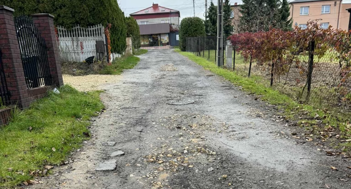 Droga ostatnio była naprawiana kilkanaście lat temu. Fot. A.P.