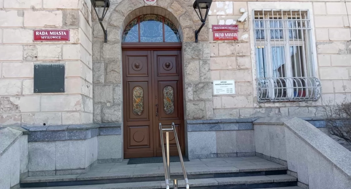 SAMORZĄD, Praca Urzędzie Miasta Mysłowice Sporo wolnych stanowisk - zdjęcie, fotografia