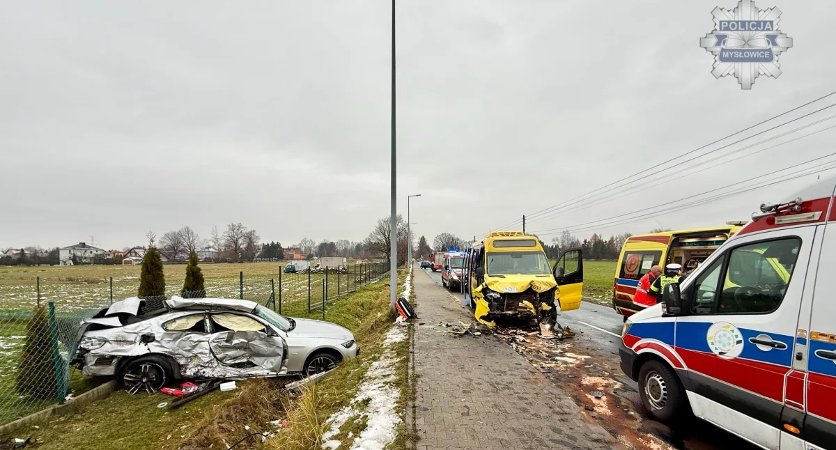 Wypadki drogowe, Poważny wypadek Jedna osoba ciężko ranna - zdjęcie, fotografia