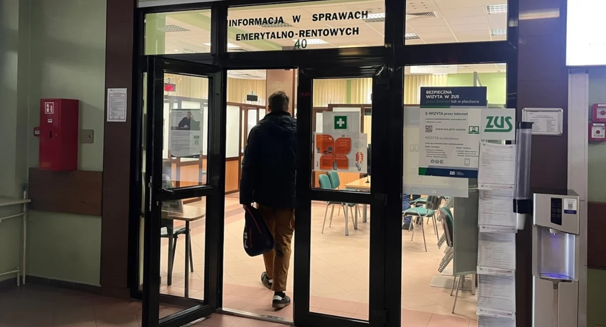 NEWS, Godziny pracy początku styczna - zdjęcie, fotografia