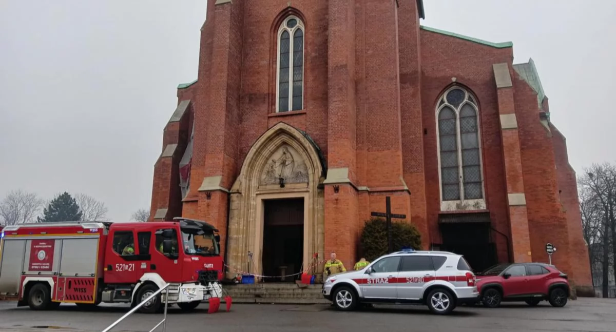 NEWS,  litrów kościele milionowe straty Dlaczego pękła instalacja przeciwpożarowa - zdjęcie, fotografia