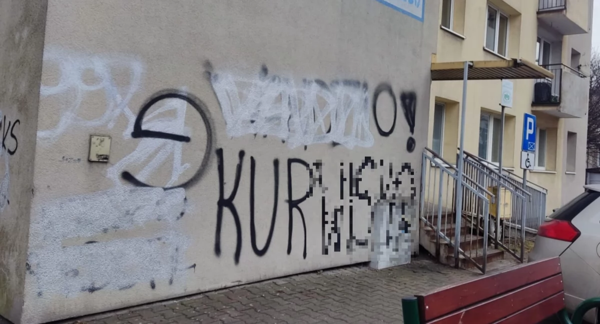 NEWS, Pseudografficiarze niszczą budynki dziesiątki tysięcy złotych strat - zdjęcie, fotografia
