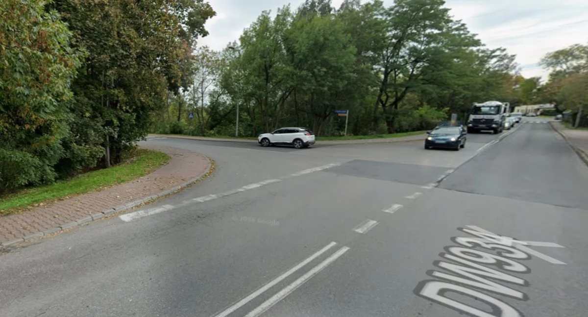 Skrzyżowanie ul. Brzezińskiej i Nowochrzanowskiej. Fot. Google Maps