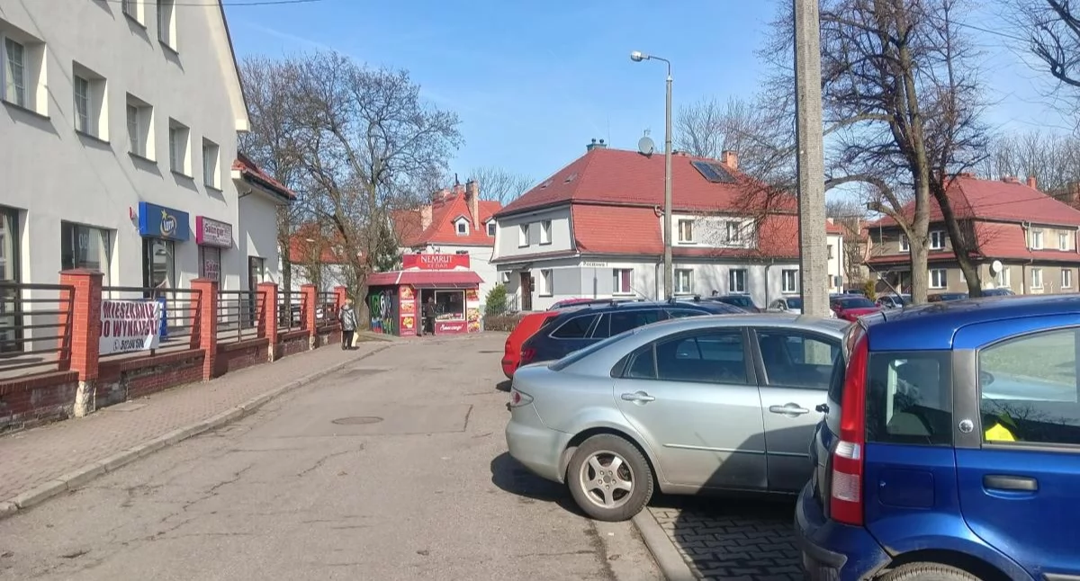 NEWS, Wesołej powstaną miejsca parkingowe osób niepełnosprawnych odpowiedź urzędu miasta - zdjęcie, fotografia