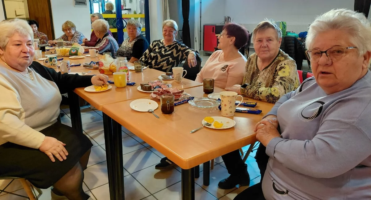 NEWS, Wiosna sercach radość stole Dzień Kobiet Brzezinka - zdjęcie, fotografia